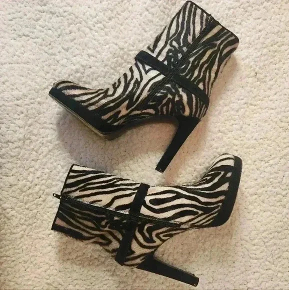 Zebra-Print Faux Fur Slim Stil - Street Fashion Look ulasan dan harga